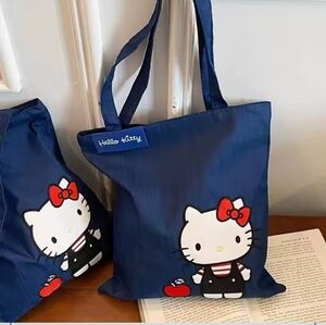 MUST-HAVE hello Kitty Hand Bag Super Cutee!!